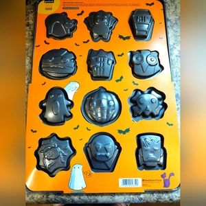 Goodcook sweet creations Halloween themed metal cookie pan, gray.